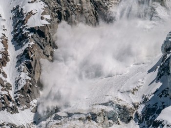 Lavínová prevencia pre skialpinistov: základná výbava a tréningové zóny